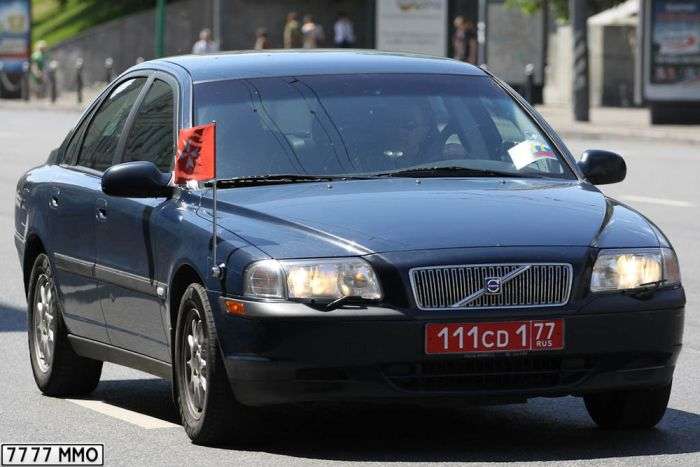Автомобілі послів зарубіжних країн у Москві (168 фото)