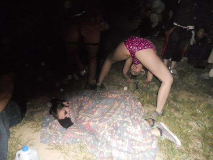 Не треба напиватися на рок-фестивалі (36 фото)