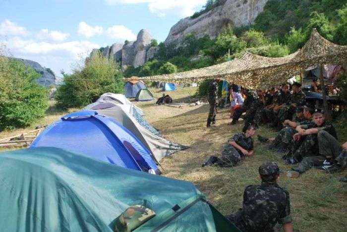 Суворий військовий табір для підлітків Таврида-Січ (20 фото)