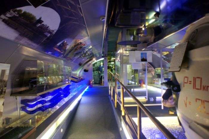 Екскурсія по музею - підводному човні (93 фото)