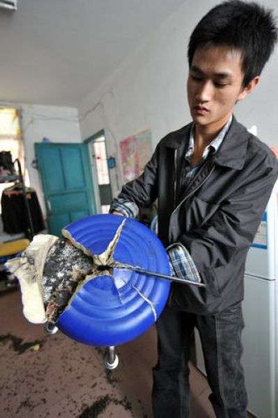 Китайська табуретка може вбити (4 фото)