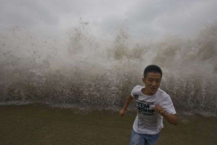 Супертайфун Болавен зруйнував узбережжі Китаю (11 фото)