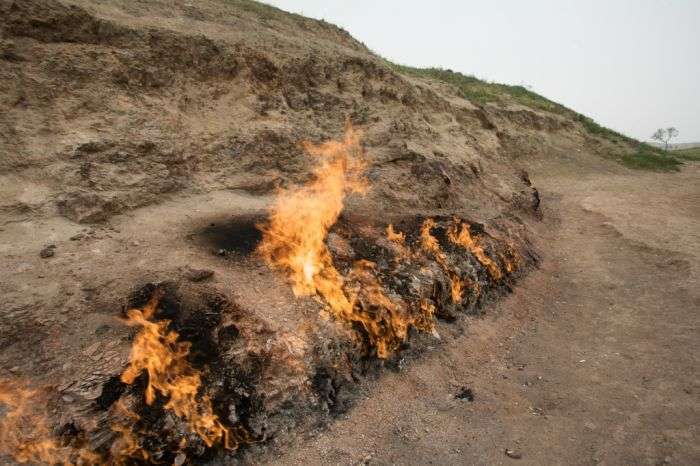 Вогняна гора в Азербайджані (9 фото)