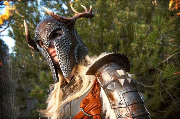 Симпатична фанатка гри Skyrim (5 фото)