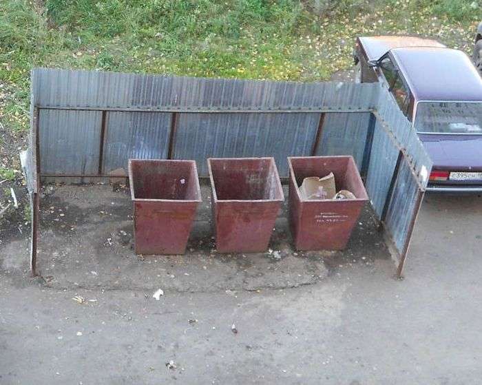 Ніколи не паркуйтесь біля сміттєвих баків (3 фото)