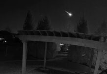 Середньозахідний Небосхил Озарен Приголомшливим Вогненним Метеором