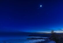 Юпітер і Місяць вишикуються у приголомшливому вечірньому небесному видовищі