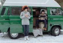 Портативні сонячні панелі: посібник з автономного харчування для мандрівників