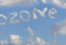 Тихий літній смог: як вихлопи автомобіля створюють тропосферний озон